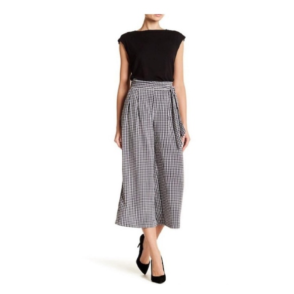 Zara Pants - Zara Trafaluc gingham wide leg high waist culottes